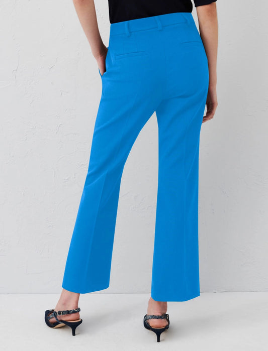 Pantaloni flare